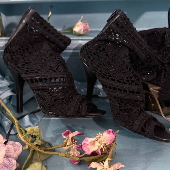 Dolce & Gabbana Black Lace Stiletto Booties Heels Peep Toe Size 37 EU 7 US Italy - Picture 11 of 13